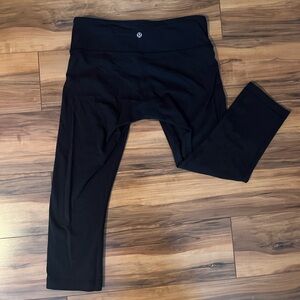 Black Lululemon Capri Leggings